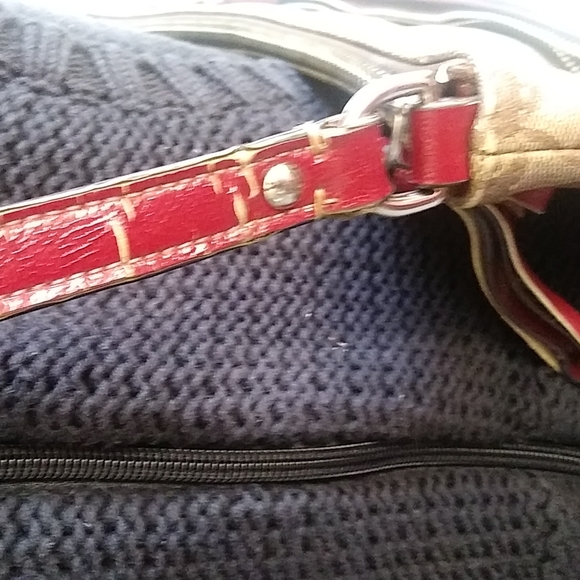 Coach woman's signature canvas crossbody message bag - Picture 6 of 17